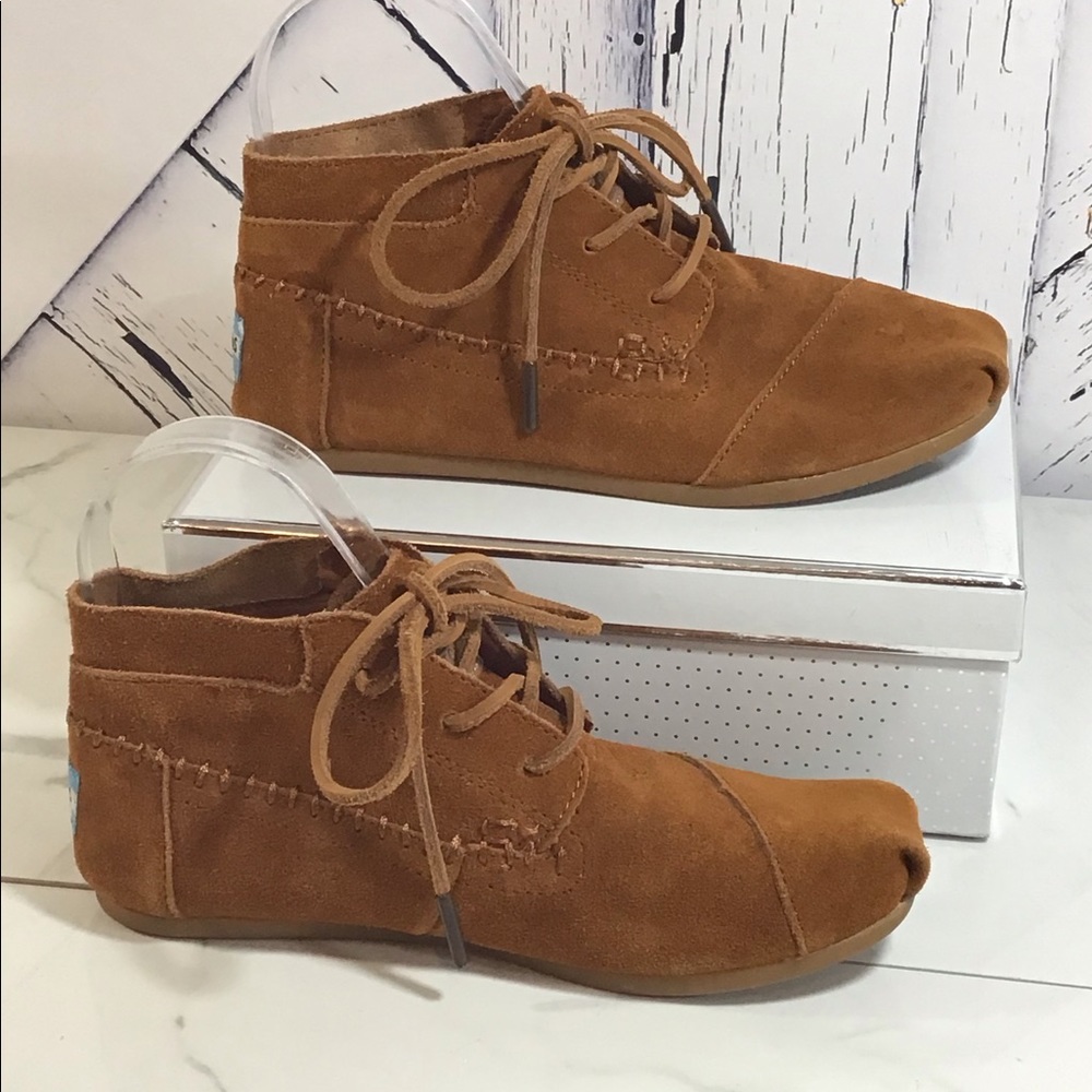 Tom’s Super Cute Moccasins Excellent Condition